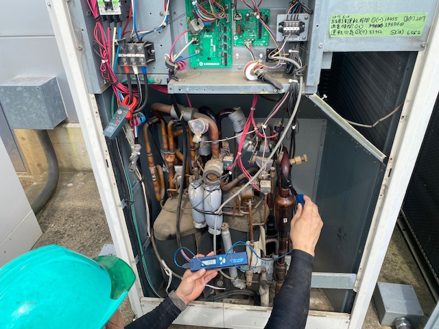 画像：パッケージエアコン機能点検