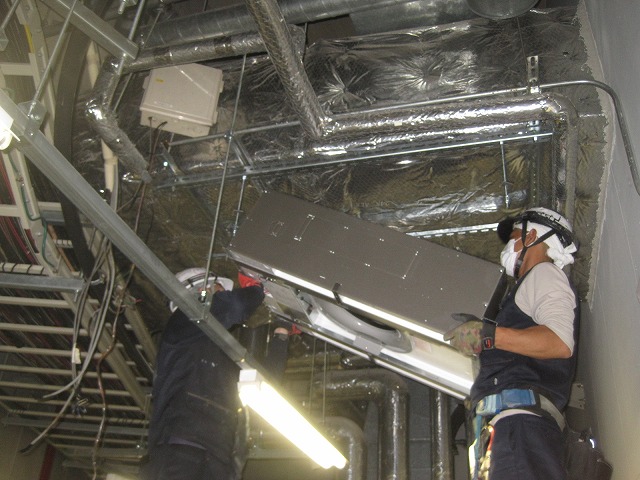 画像：空調機工事