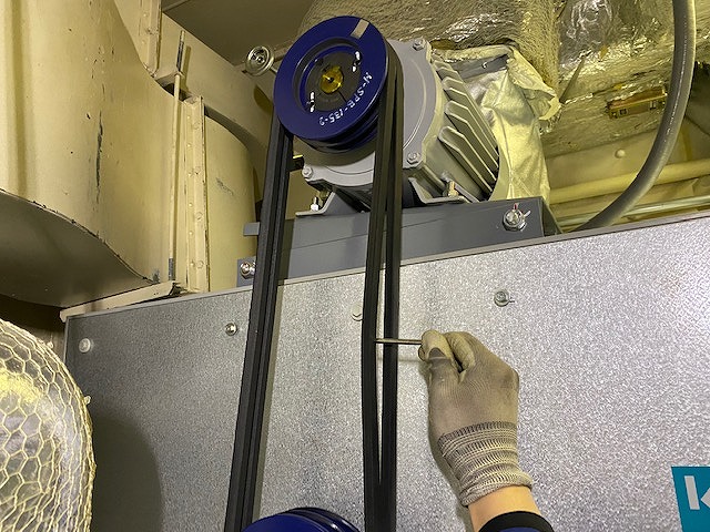 画像：エアハンドリングユニット保守点検